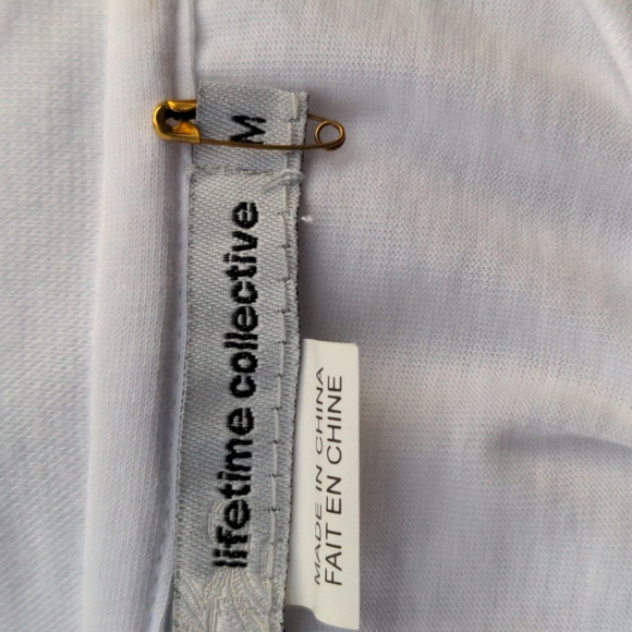 Lifetime Collective White TShirt with Club & Green Graphic "We're on the green" - Picture 7 of 8